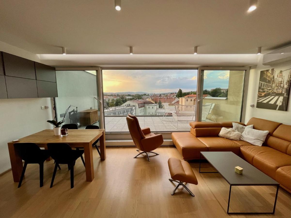 Brno City Center Apartment With Parking And A Big Terrace Exterior foto